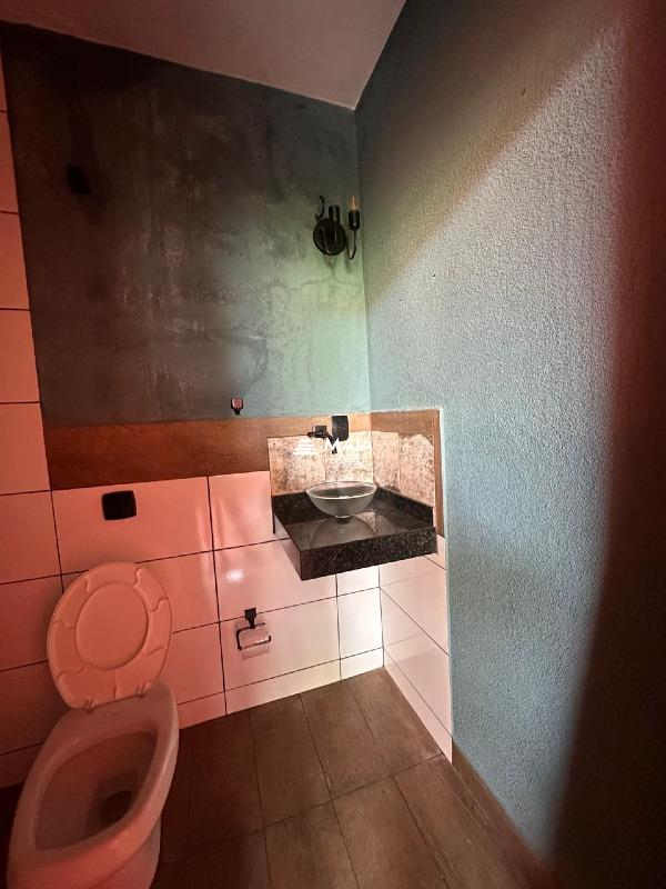 Casa de Condomínio à venda no Portal Beija Flor: 