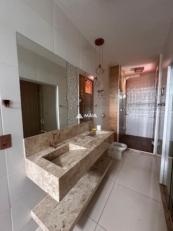 Casa de Condomínio à venda no Portal Beija Flor: 