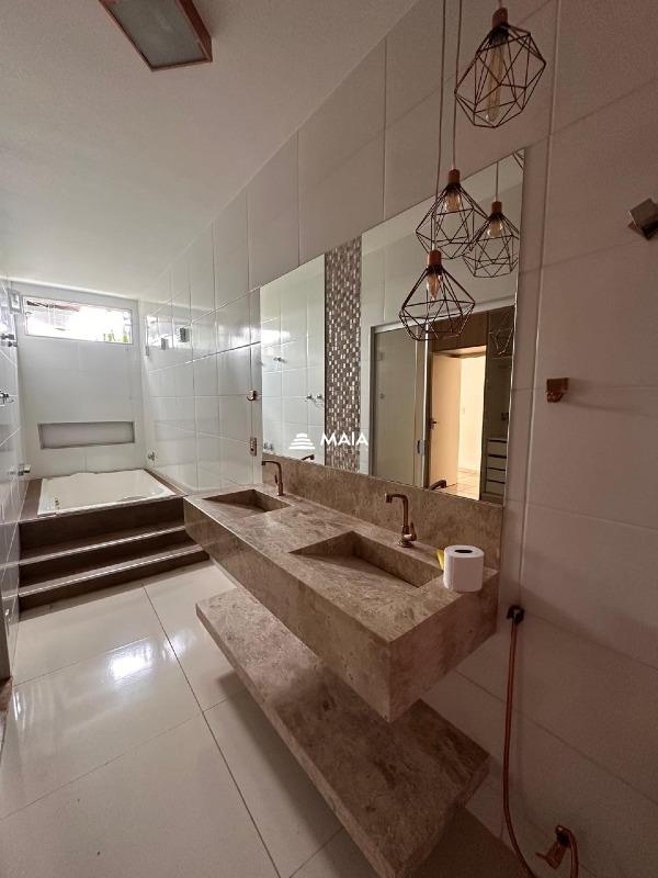 Casa de Condomínio à venda no Portal Beija Flor: 