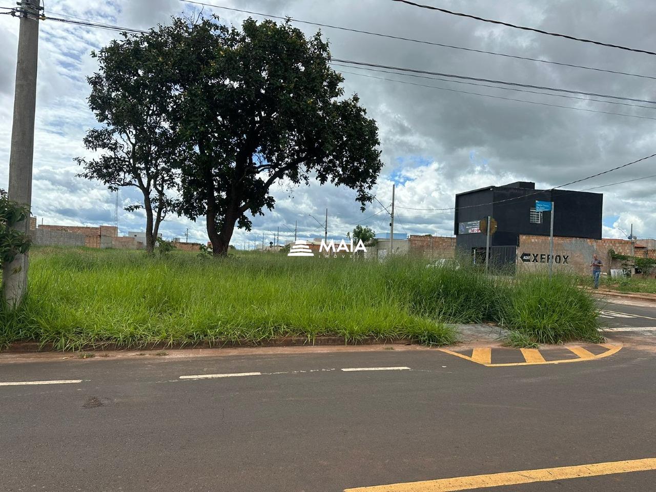 Terreno/Área à venda no Parque das Laranjeiras II: 