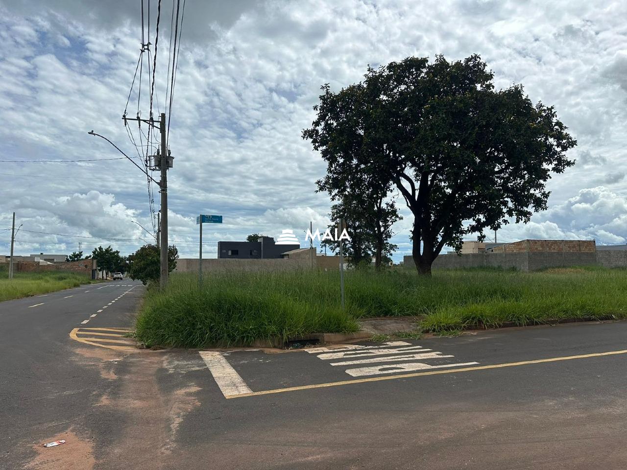 Terreno/Área à venda no Parque das Laranjeiras II: 