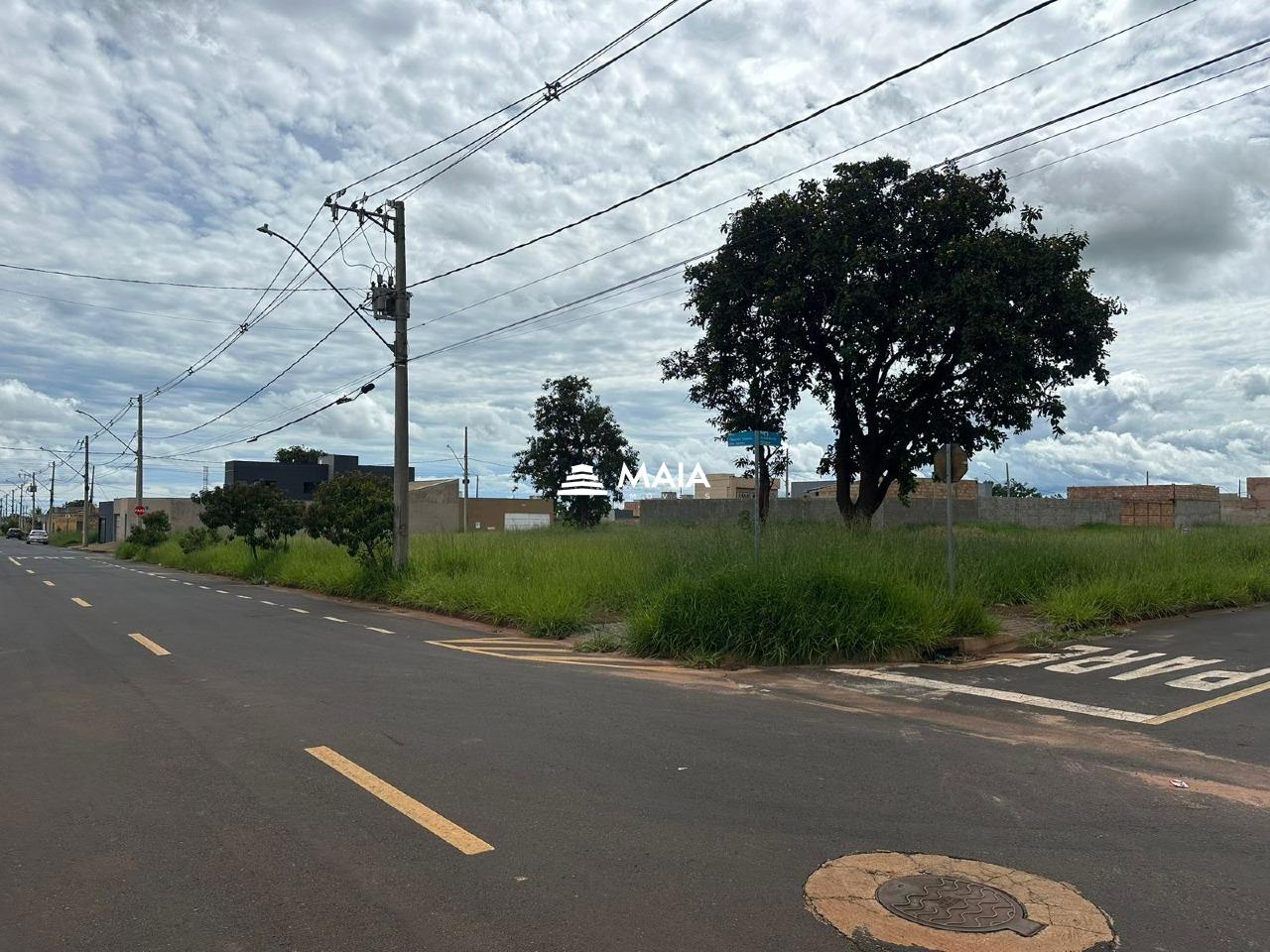 Terreno/Área à venda no Parque das Laranjeiras II: 