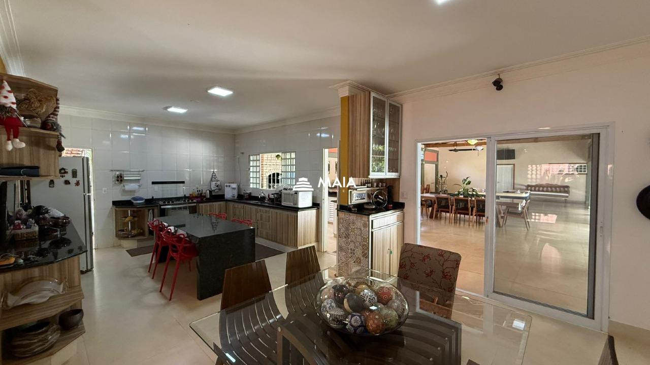 Terreno/Área à venda no Recanto das Flores: 