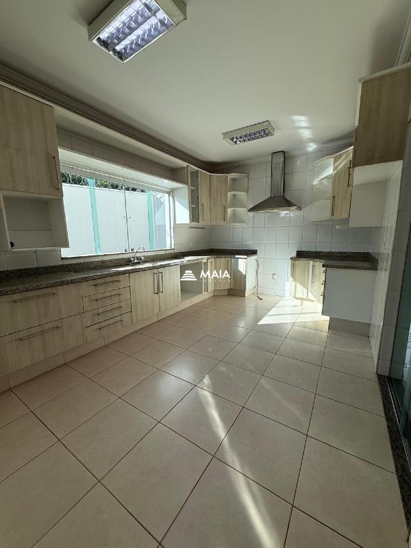 Casa à venda no Mercês: 