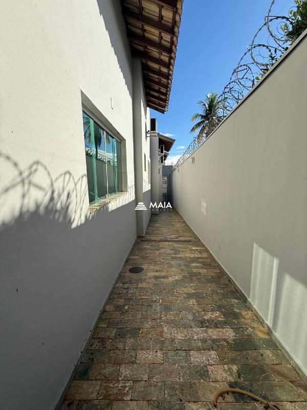 Casa à venda no Mercês: 