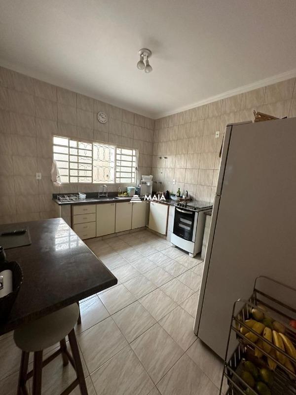 Casa à venda no Jardim Amélia: 