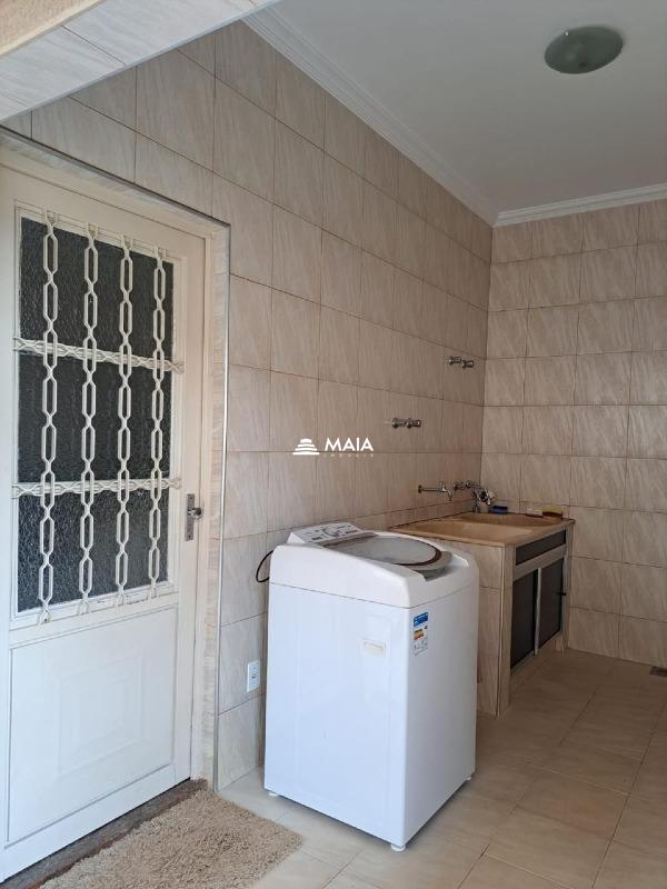 Casa à venda no Jardim Amélia: 