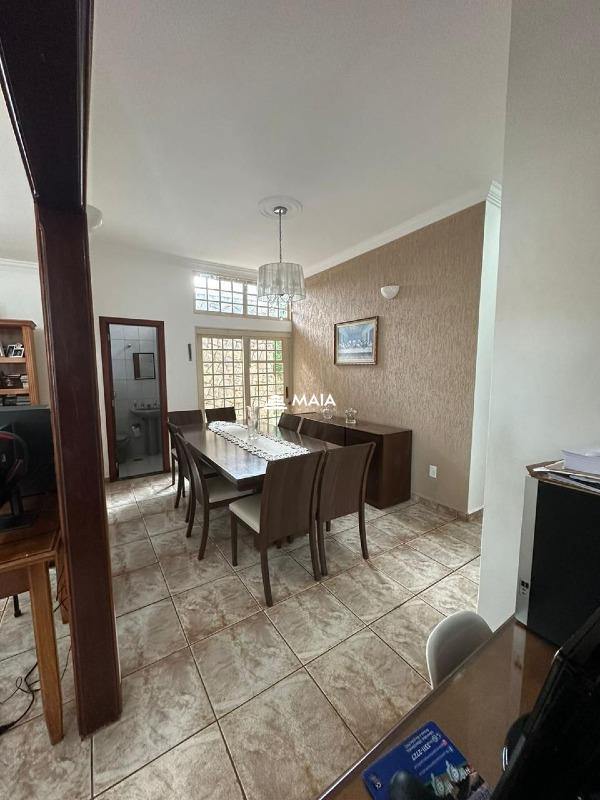 Casa à venda no Jardim Amélia: 