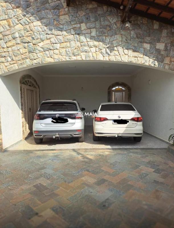 Casa à venda no Jardim Amélia: 