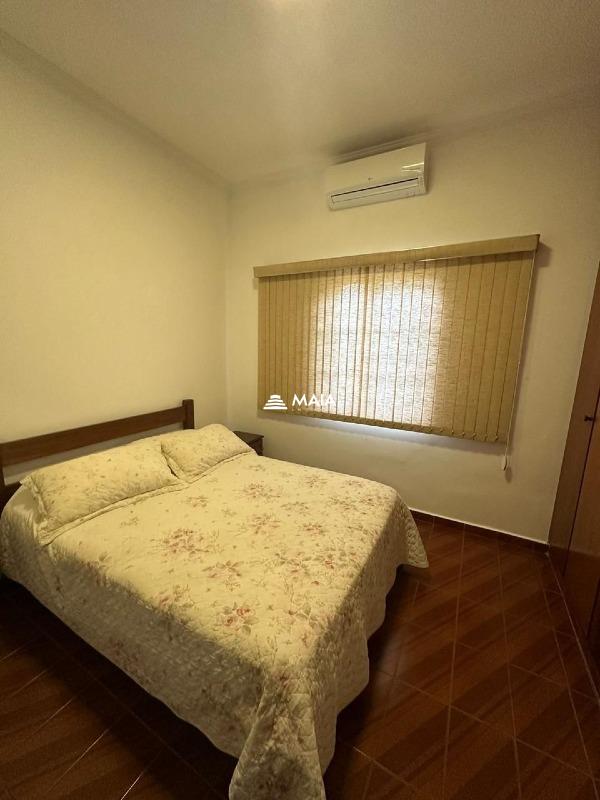 Casa à venda no Jardim Amélia: 