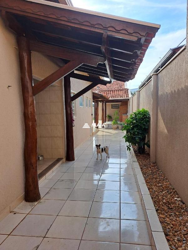 Casa à venda no Jardim Amélia: 