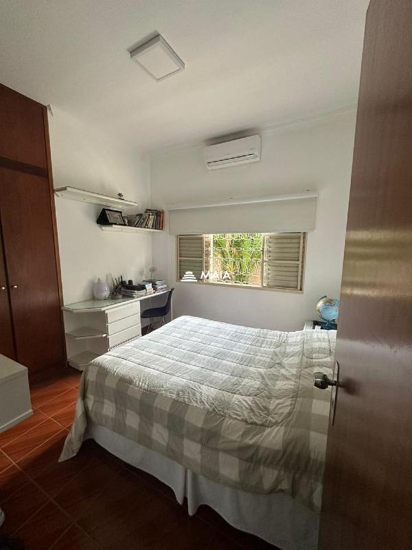 Casa à venda no Jardim Amélia: 