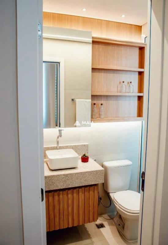 Apartamento à venda no Mercês: 