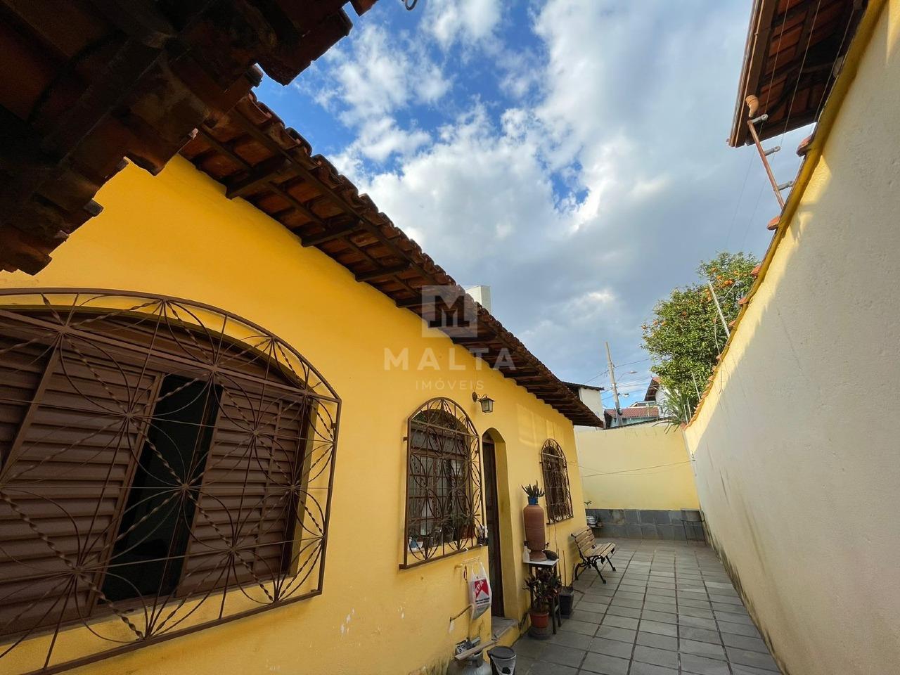 Casa para aluguel no bairro Milionários de 4 quartos: 