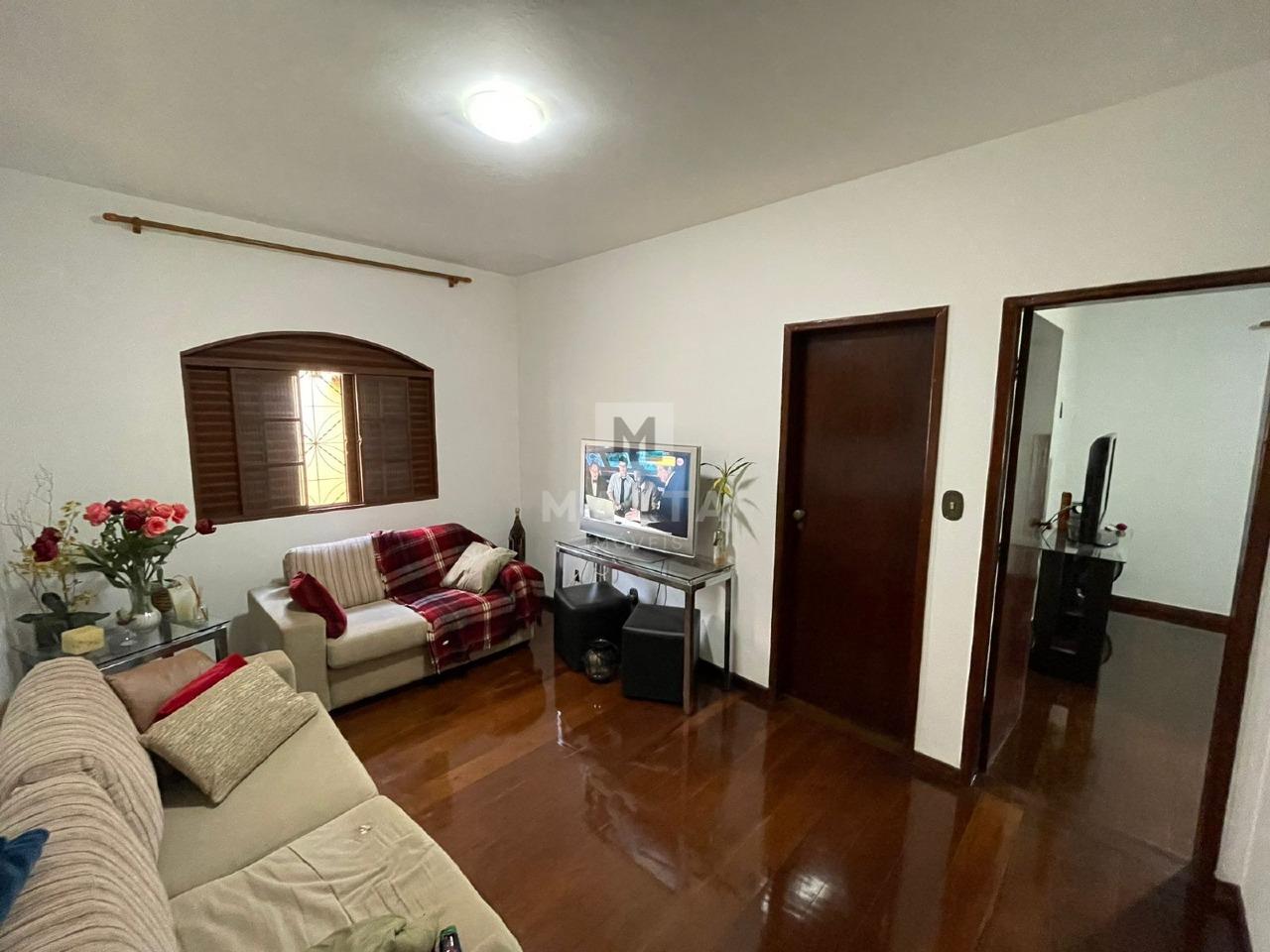 Casa para aluguel no bairro Milionários de 4 quartos: 