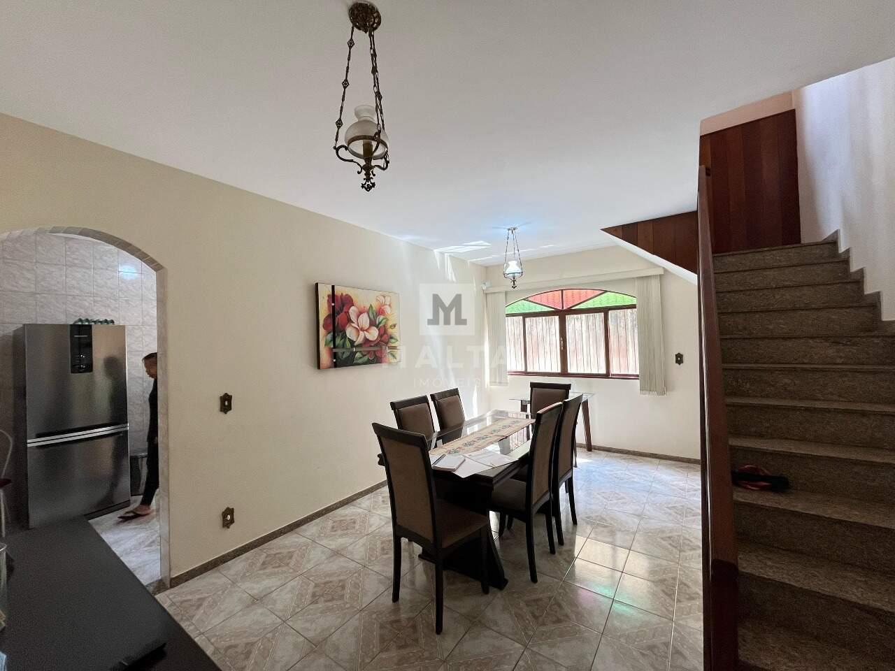 Casa à venda no bairro Pongelupe de 5 quartos: 