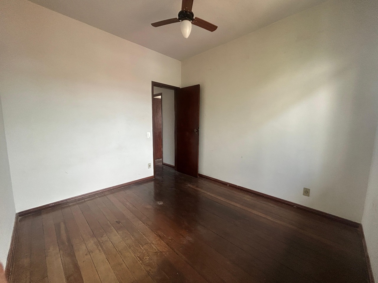 Apartamento à venda no bairro Barreiro de 3 quartos: 