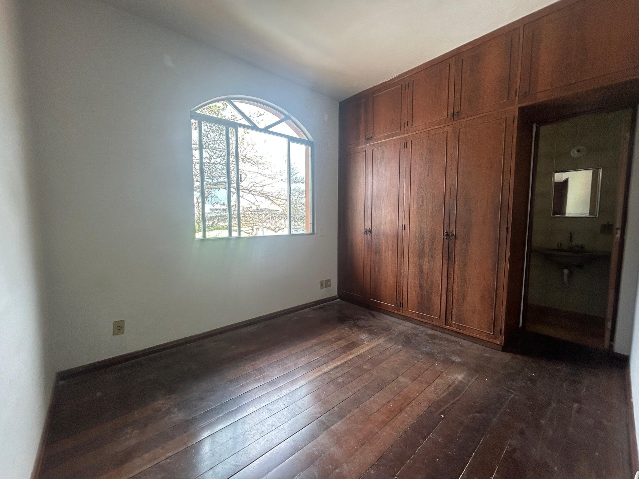 Apartamento à venda no bairro Barreiro de 3 quartos: 