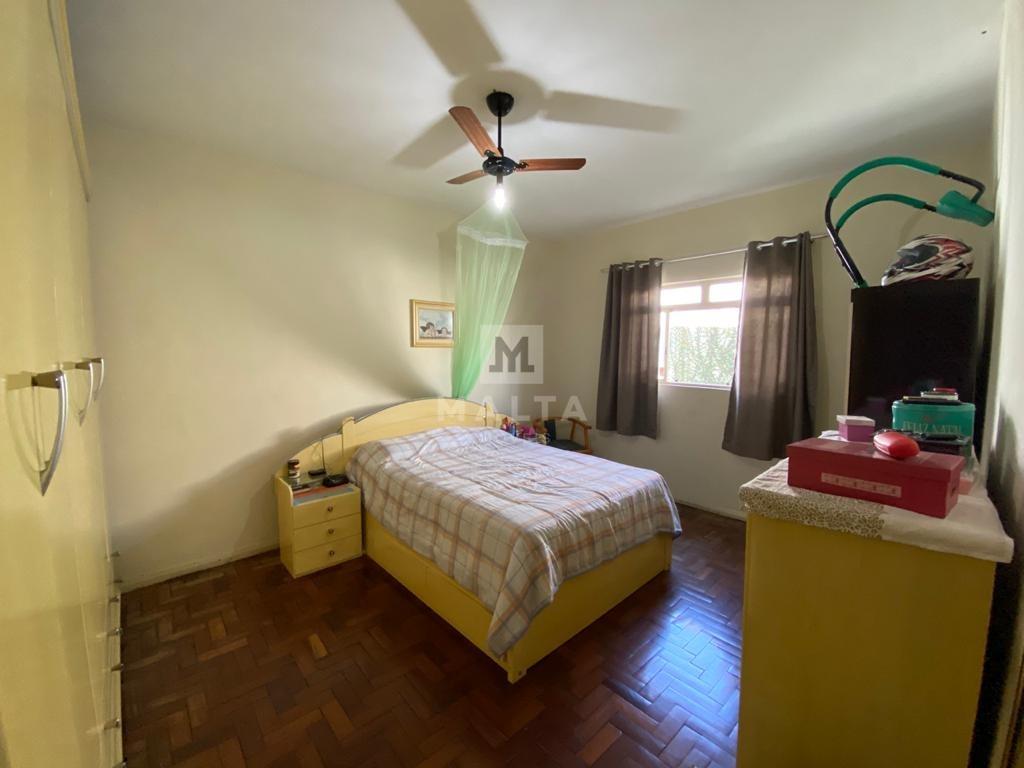 Casa à venda no bairro Barreiro de 5 quartos: 