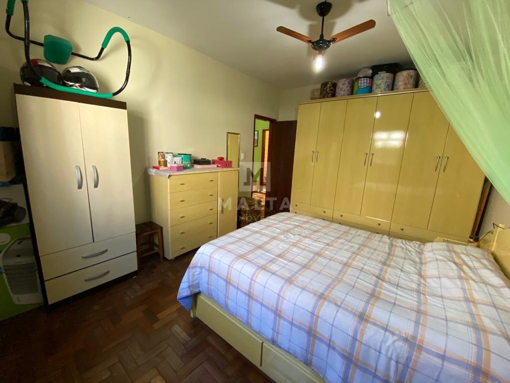 Casa à venda no bairro Barreiro de 5 quartos: 