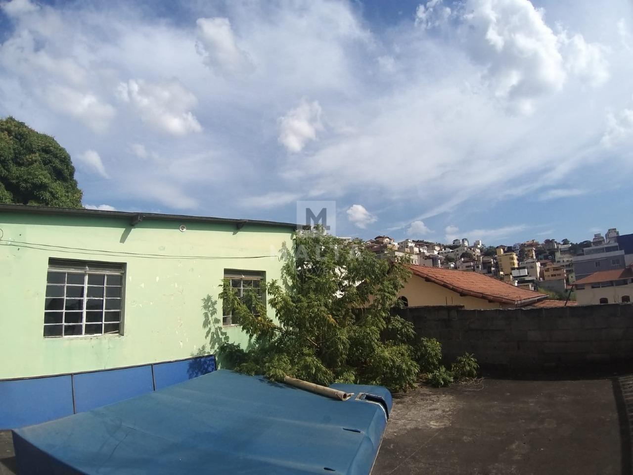 Casa à venda no bairro Barreiro de 2 quartos: 