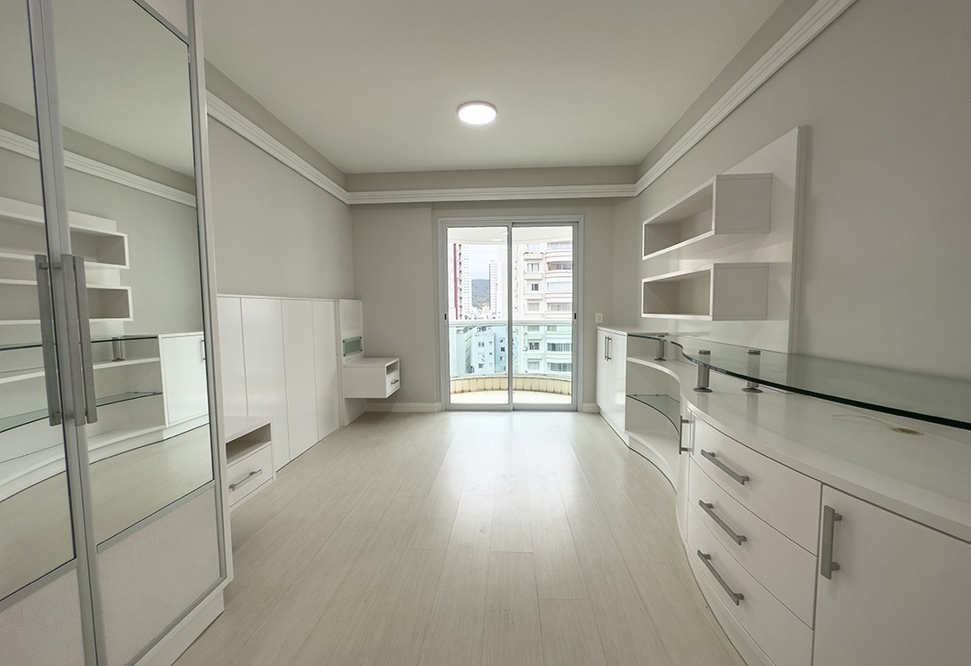 Apartamento 3 quartos à venda no La Madeson, Semi-mobiliado no Centro de Balneário Camboriú - Foto 12 de 29