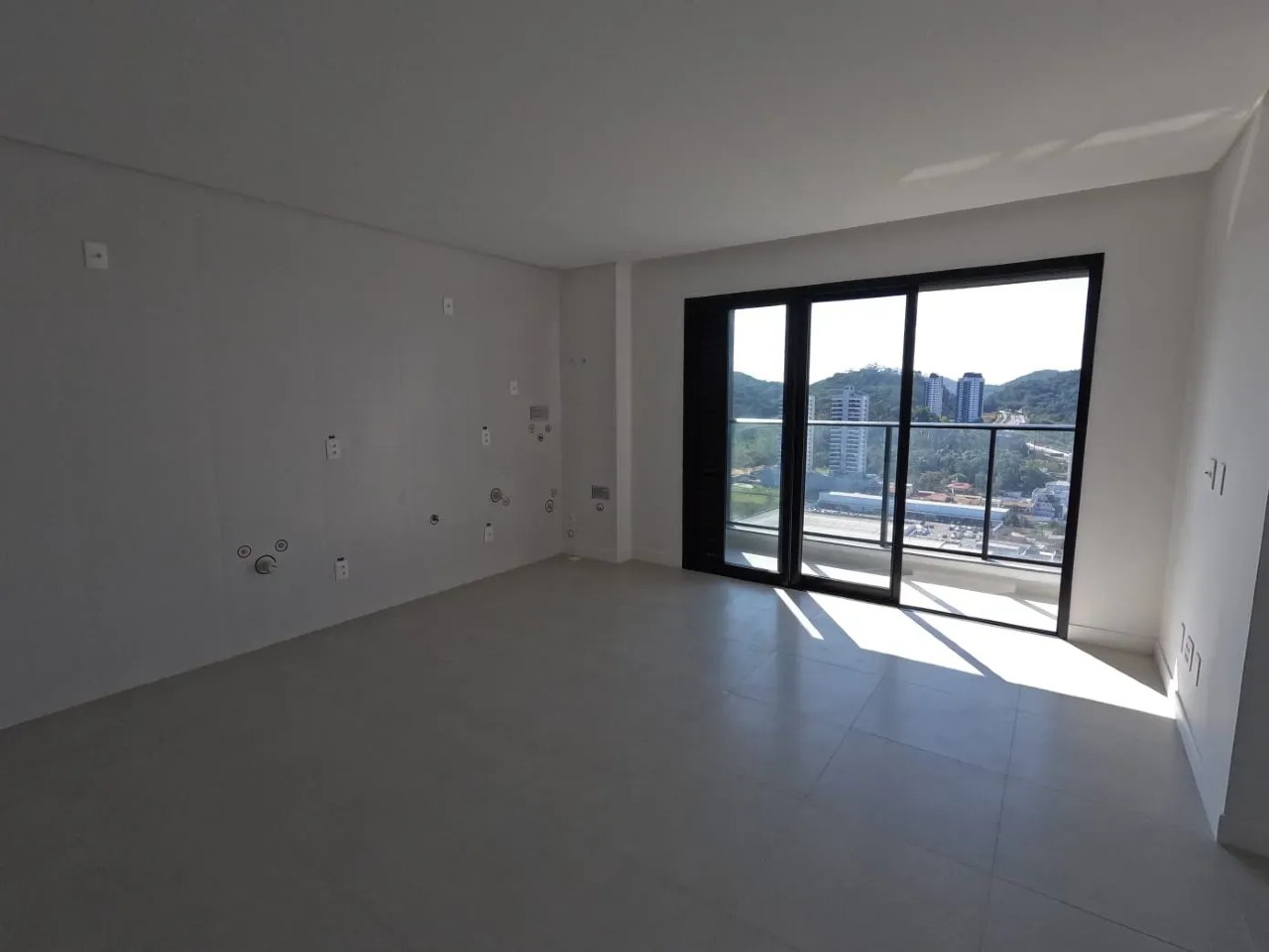 Apartamento 2 Quartos com Suíte, Vista Mar – Praia Brava, Itajaí (70m², 2 Vagas) - Foto 14 de 14