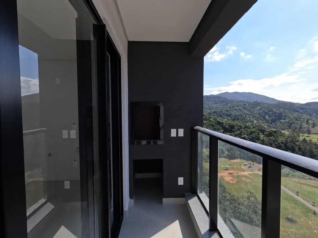 Apartamento 2 Quartos com Suíte, Vista Mar – Praia Brava, Itajaí (70m², 2 Vagas) - Foto 6 de 14