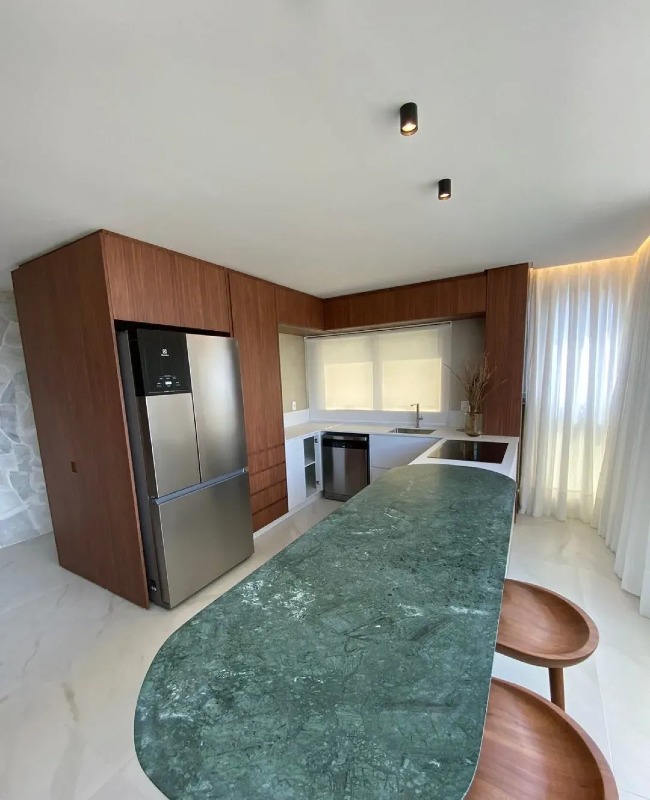 Apartamento 3 suítes com vista ao mar na Praia Brava, Itajaí – 2 vagas, mobiliado - Foto 12 de 15