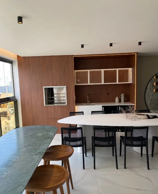 Apartamento 3 suítes com vista ao mar na Praia Brava, Itajaí – 2 vagas, mobiliado - Foto 11 de 15