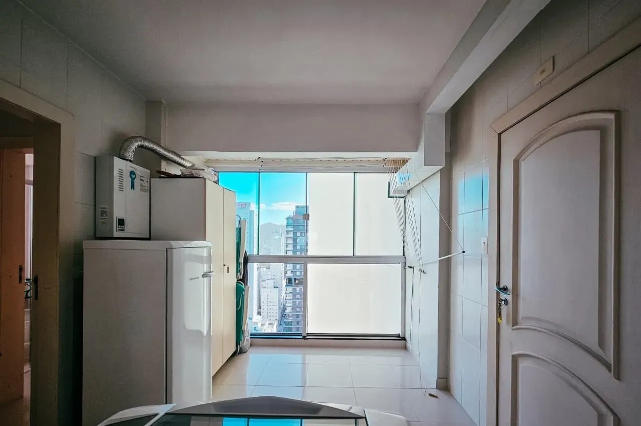 Apartamento 3 Quartos Mobiliado no Centro de Balneário Camboriú, vista panorâmica de 180° para o mar - Foto 18 de 28