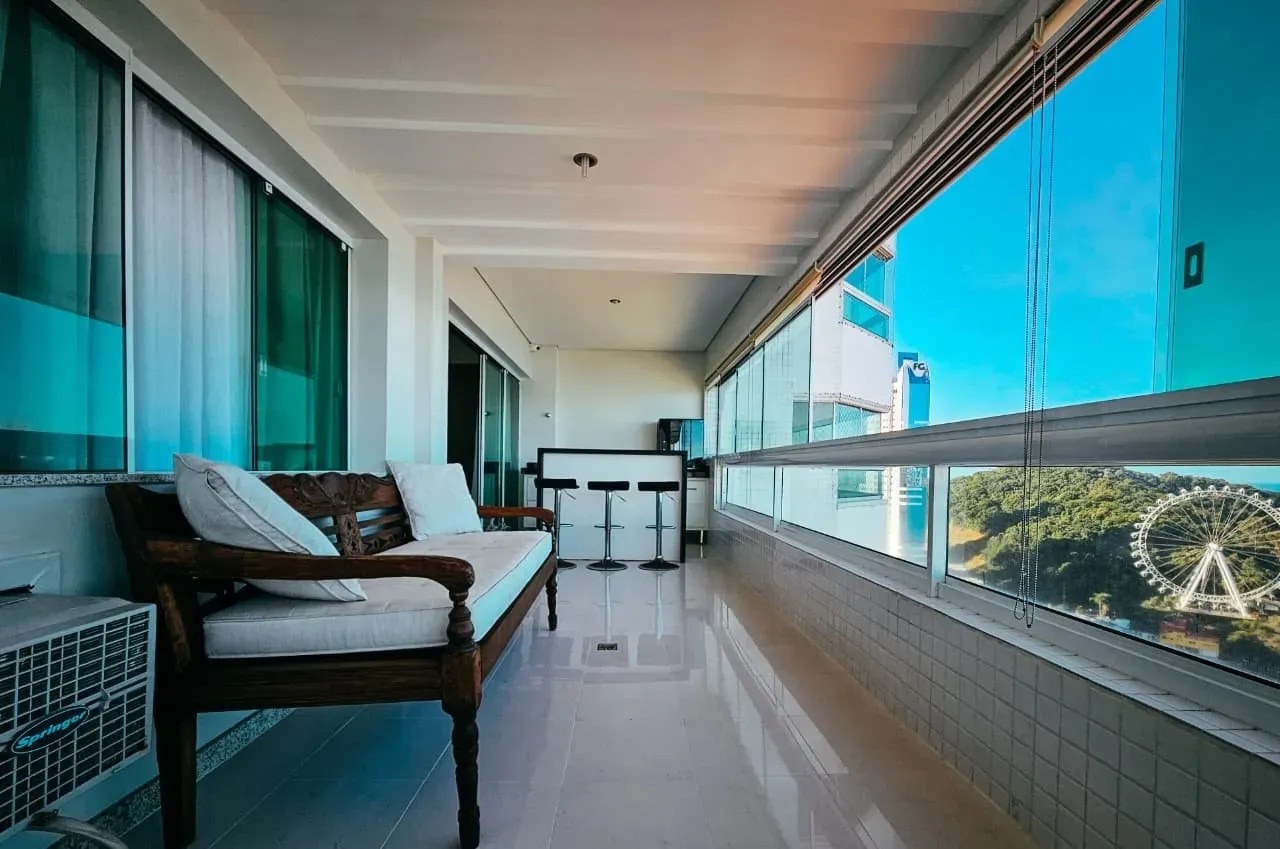 Apartamento 3 Quartos Mobiliado no Centro de Balneário Camboriú, vista panorâmica de 180° para o mar - Foto 4 de 28