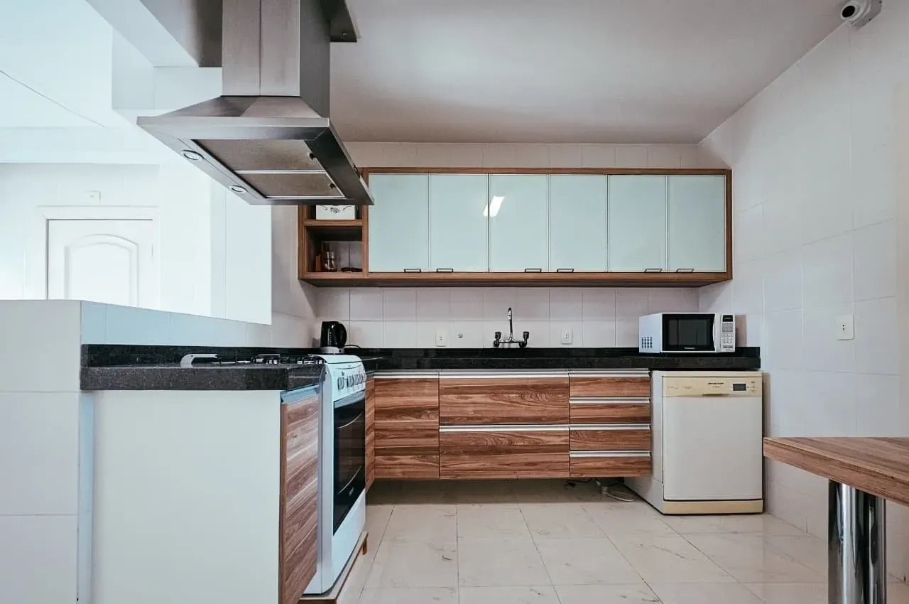 Apartamento 3 Quartos Mobiliado no Centro de Balneário Camboriú, vista panorâmica de 180° para o mar - Foto 11 de 28