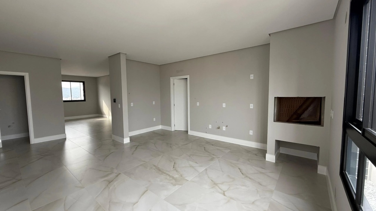 Apartamento 3 suítes com 122 m² em Balneário Camboriú (Centro)  - Foto 2 de 29