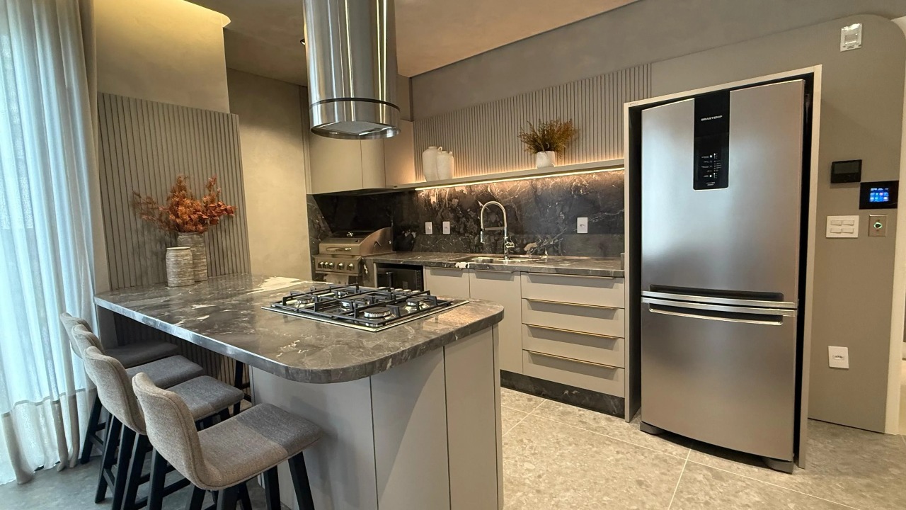 Apartamento 3 suítes com 122 m² em Balneário Camboriú (Centro)  - Foto 10 de 29