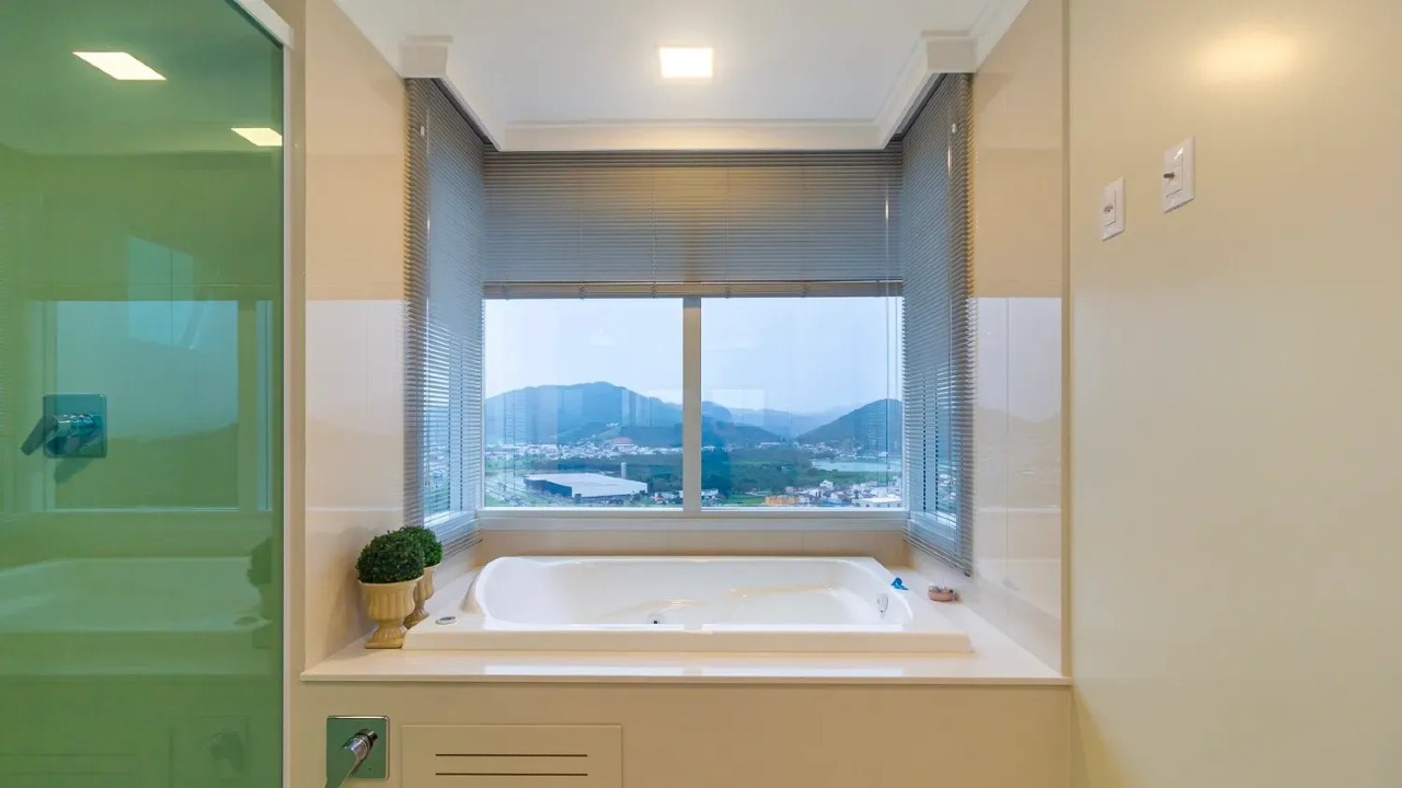 Apartamento residencial de alto padrão com 4 suítes, 5 vagas e 291,29 m² – Balneário Camboriú (Centro) - Foto 13 de 29