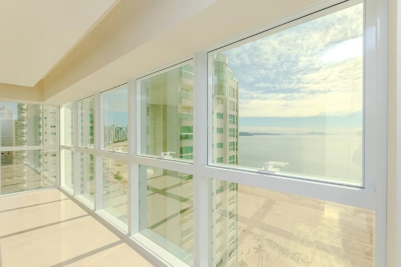 FG - One Tower Av Atlântica, 4 suítes, incluindo 1 master com hidromassagem - Foto 5 de 26