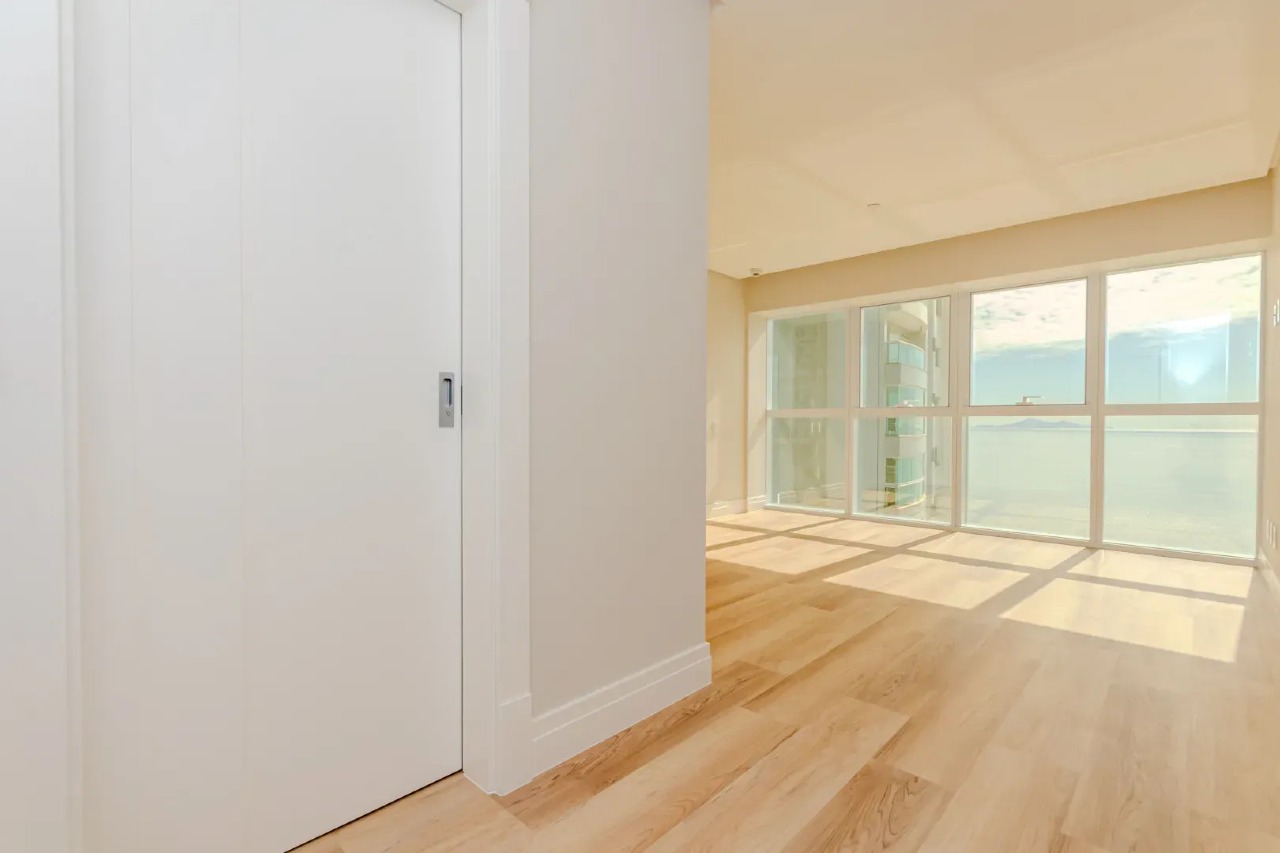 FG - One Tower Av Atlântica, 4 suítes, incluindo 1 master com hidromassagem - Foto 8 de 26