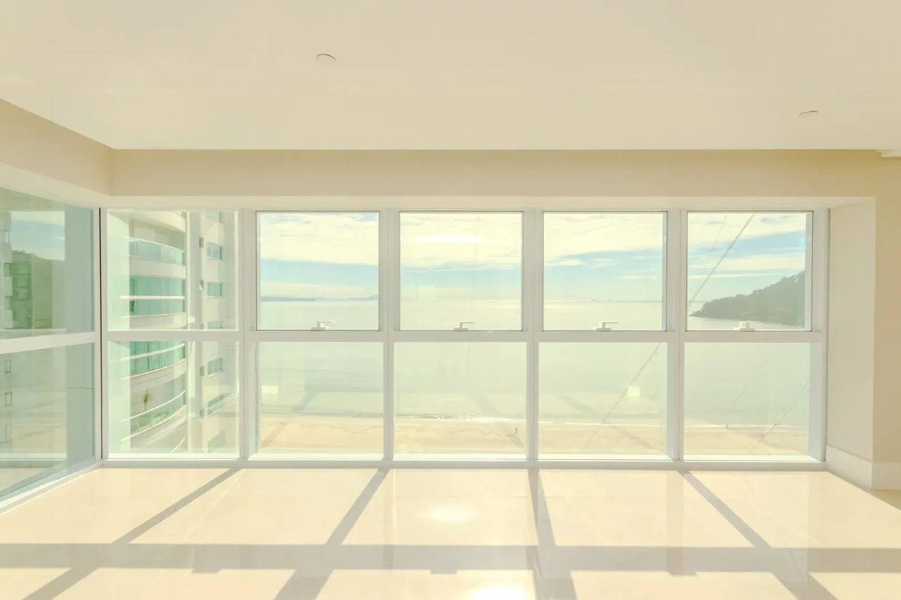 FG - One Tower Av Atlântica, 4 suítes, incluindo 1 master com hidromassagem - Foto 2 de 26