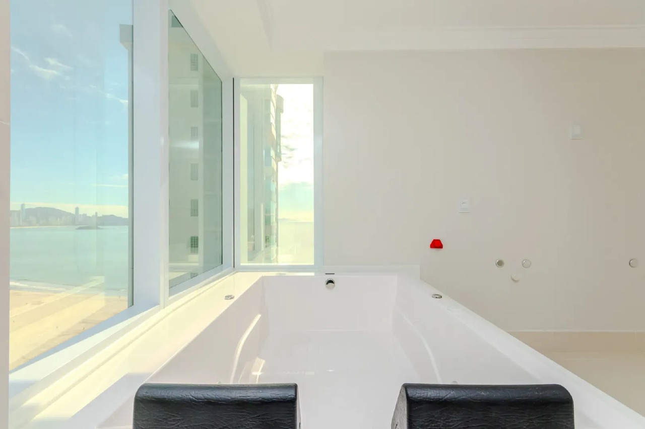 FG - One Tower Av Atlântica, 4 suítes, incluindo 1 master com hidromassagem - Foto 13 de 26