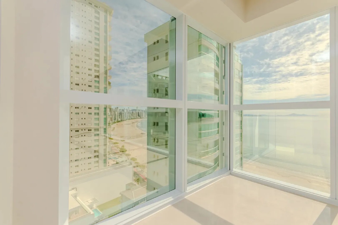 FG - One Tower Av Atlântica, 4 suítes, incluindo 1 master com hidromassagem - Foto 4 de 26