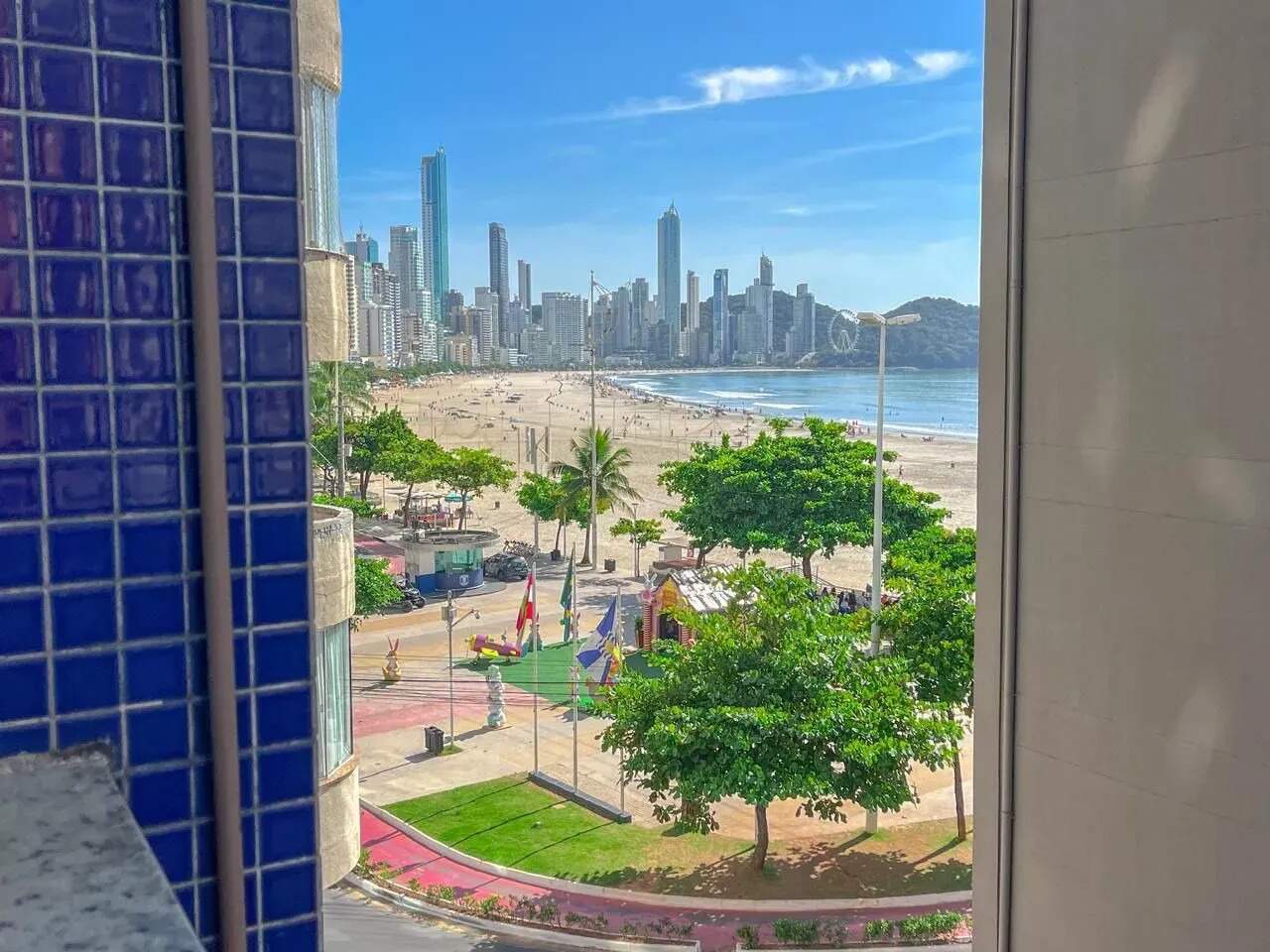 Apartamento 3 suítes no Centro de Balneário Camboriú – 153 m², mobiliado - Centro, Balneário Camboriú - 153m² - 3 quartos