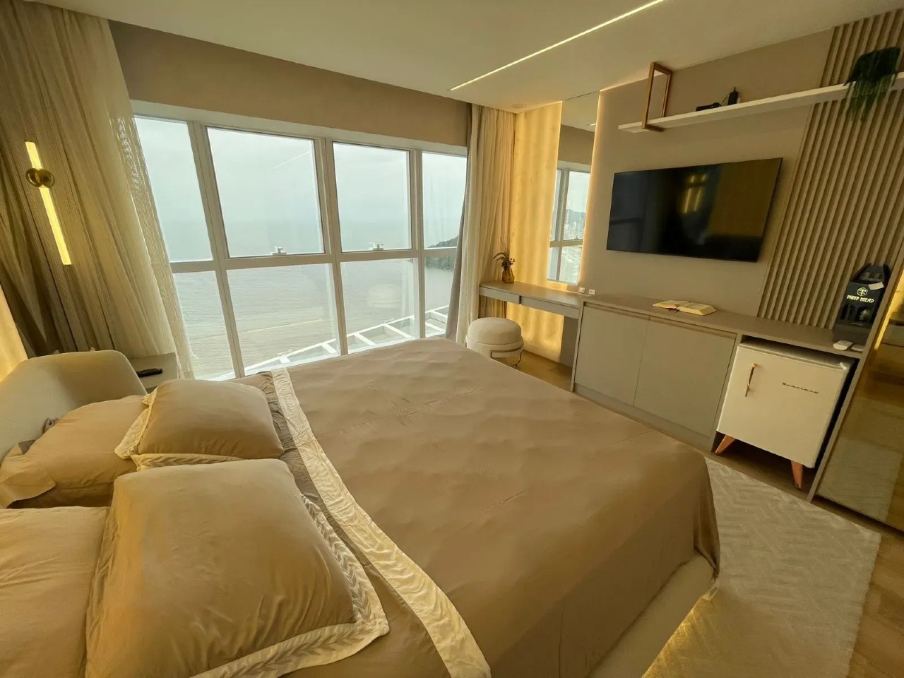 Apartamento de 196,13 m² no Centro de Balneário Camboriú — 4 suítes, 3 vagas, vista mar - Foto 13 de 30