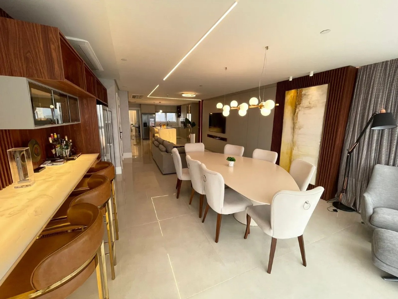 Apartamento de 196,13 m² no Centro de Balneário Camboriú — 4 suítes, 3 vagas, vista mar - Foto 8 de 30