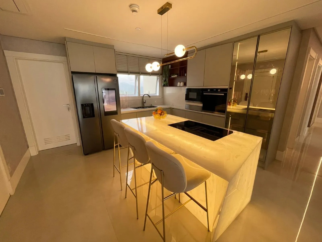 Apartamento de 196,13 m² no Centro de Balneário Camboriú — 4 suítes, 3 vagas, vista mar - Foto 9 de 30