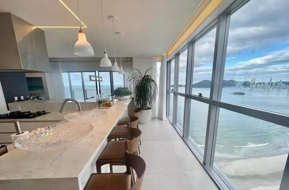 Apartamento de 5 suítes à venda em Balneário Camboriú, Centro – 315m² internos/410m² totais - Centro, Balneário Camboriú - 315m² - 5 quartos