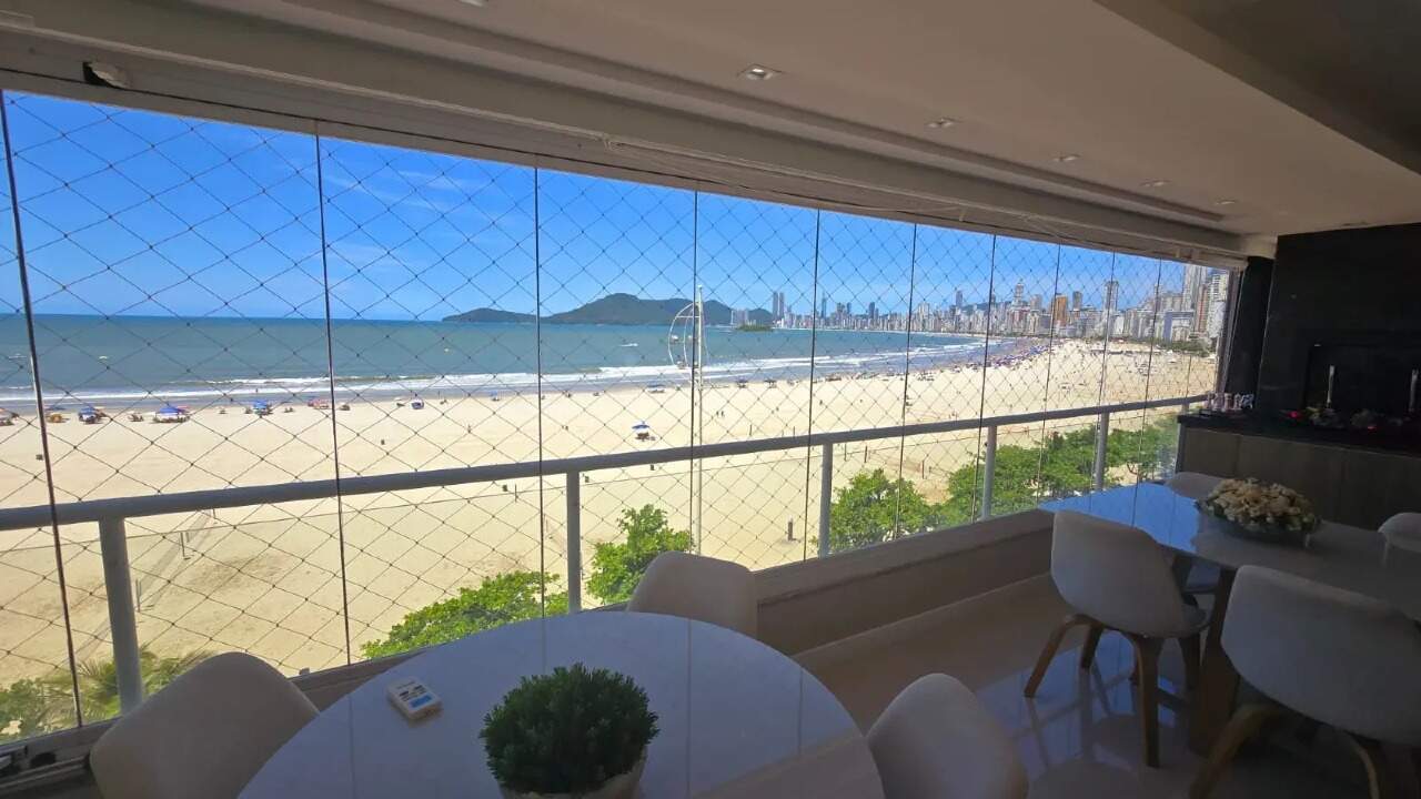 Apartamento 2 Quartos com Frente Mar no Centro de Balneário Camboriú – Mobiliado - Centro, Balneário Camboriú - 107m² - 2 quartos