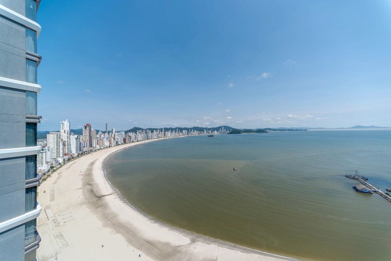 Apartamento residencial com 4 suítes, 4 vagas e vista mar | Balneário Camboriú – Centro - Foto 3 de 30