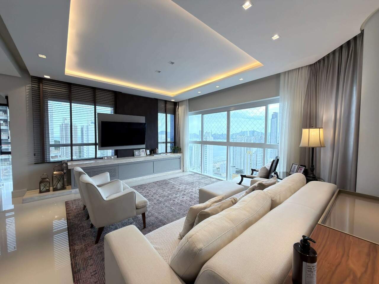 Apartamento 3 suítes, 3 vagas, 177m², Balneário Camboriú - Pioneiros  - Pioneiros, Balneário Camboriú - 177m² - 3 quartos