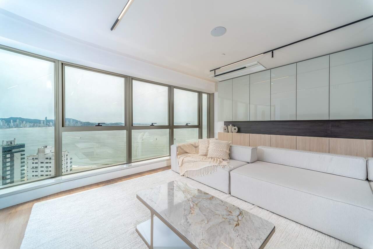 Yachthouse by Pininfarina: 261m² Mobiliados, 4 Suítes e Eficiência Logística na Barra Sul por R$ 11,39M - Centro, Balneário Camboriú - 261m² - 4 quartos